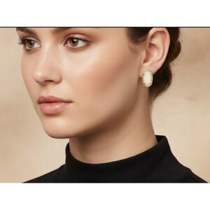 Kendra Scott Ellie Earrings Gold and Mother of Pearl 2097